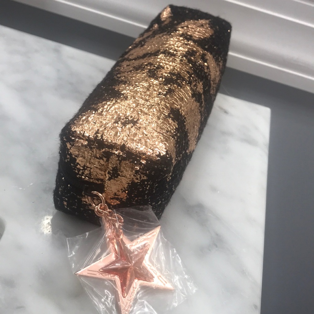 Mac cosmetics Makeup bag / case
